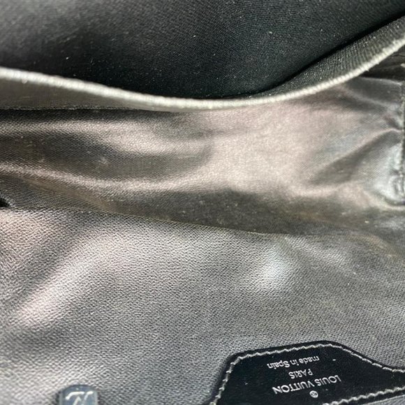 Louis Vuitton Green Taiga Nylon Palana Cosmetic - Picture 4 of 12